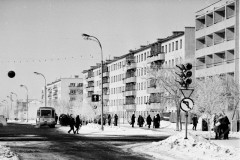 №02