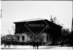 №02