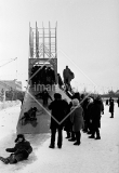 №02