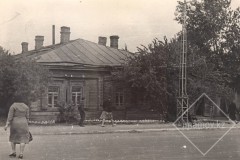 17-Возле-гастронома-Радуга-бывшее-издательство