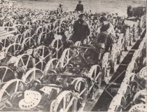 04-Сенокосилки-Акмолинск-вопрос-з-д-Целинсельмаш-репрод.-Имамова-из-архива-кинофотодокументов